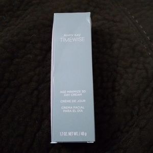 Age Minimize 3D Day Cream